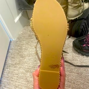 Very nice sandals only wore once. Very comfy and stylish easy to wear.